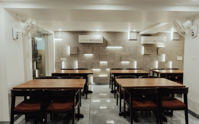 Hotel Keshav Residency - Medicity Gurugram, near Medanta Hospital