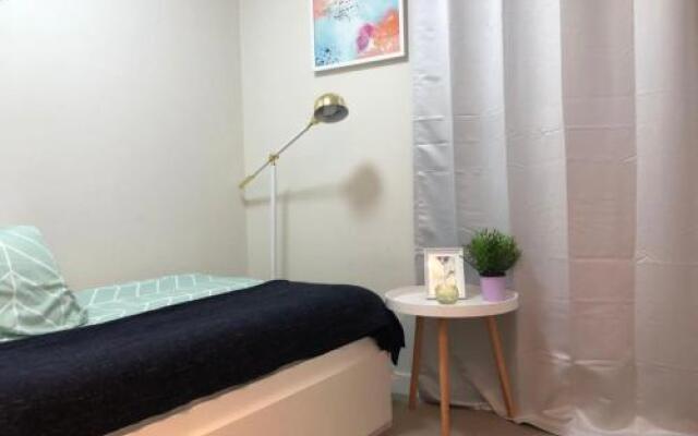 Exquisite Family Home +Parking, Close to CBD