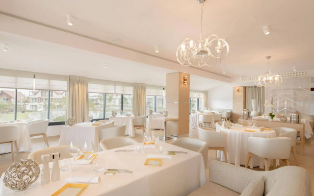 Akoya Hotel & Spa