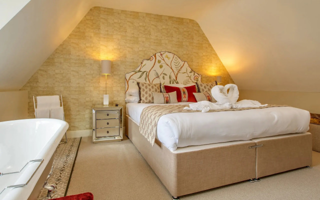 The Maids Head Hotel