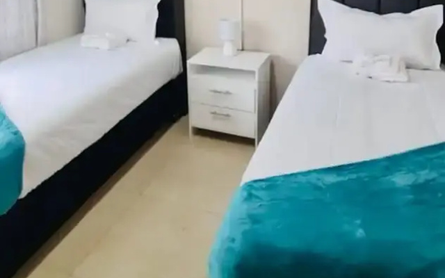 Emerald Suite Sleeps 6 With Free Parking