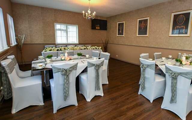 Lodge Hotel (os)
