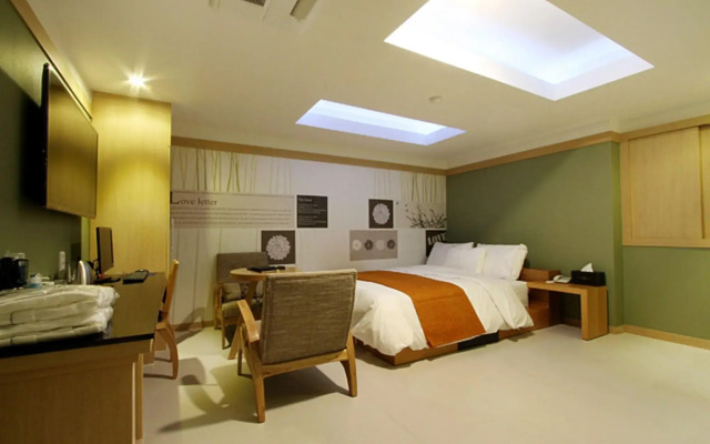 Orsay Business Hotel