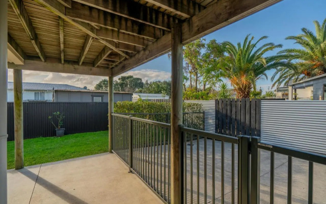Seabreeze on Cook - Whitianga Holiday Home