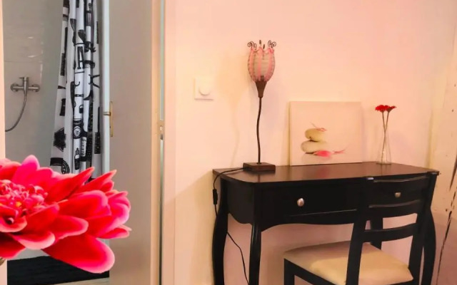 La Petite Normande En Ville (Adults Only)