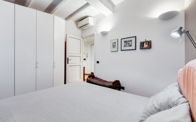 Apartment In Campo De Fiori With Netflix