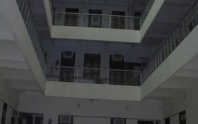 New Royal Hotel