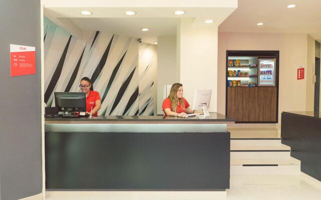 CLH Suites Domingos Ferreira