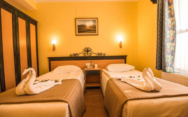 Tassaray Hotel