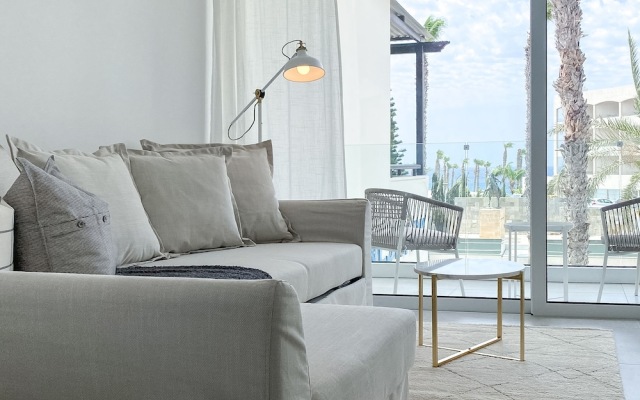 Phaedrus Living Seaside Modern Flat Limnaria 134