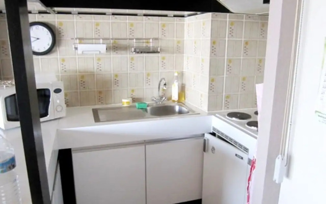 Spacious Apartment by the sea