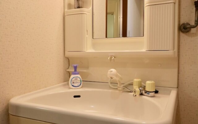 Sepia yamanote room403