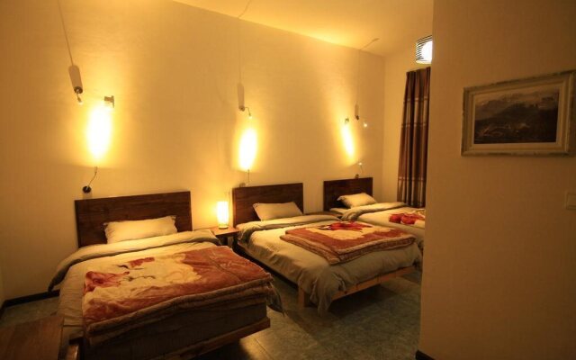 Wind's Whisper Inn Yuanyang