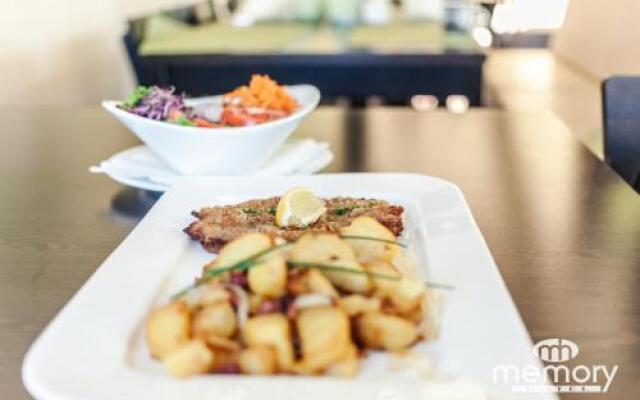 Memory Hotel Restaurant
