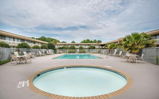 Quality Inn Baton Rouge East I-12