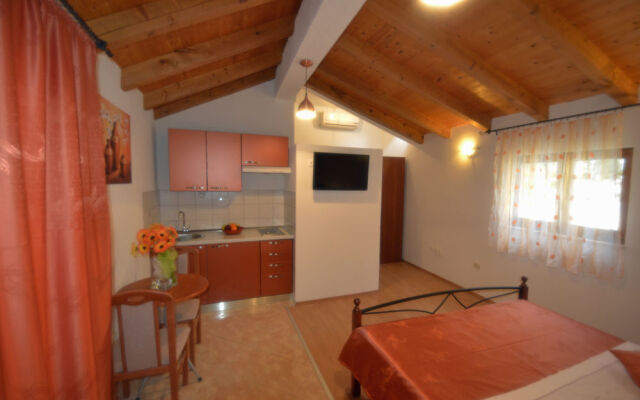 Kuzma Rooms and Apartments