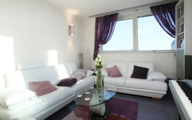 Veeve  Views Over Big Ben and The River Thames Central London 3 Bed