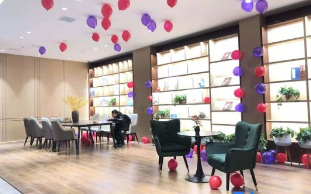 Longcheng Hotel
