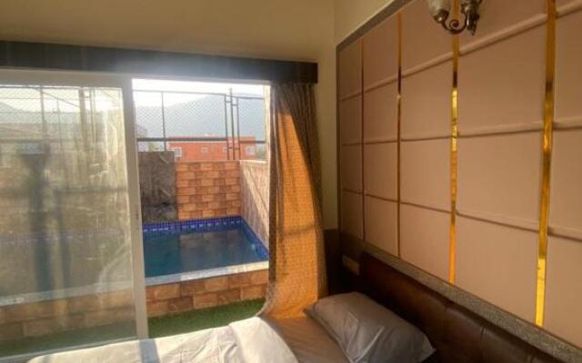 Mount Villas 3 bhk private pool