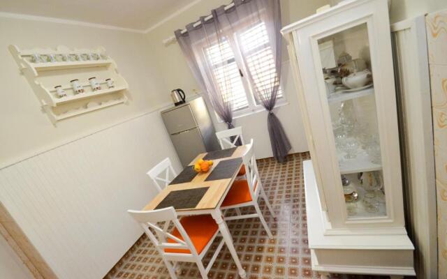 Red House Apartment