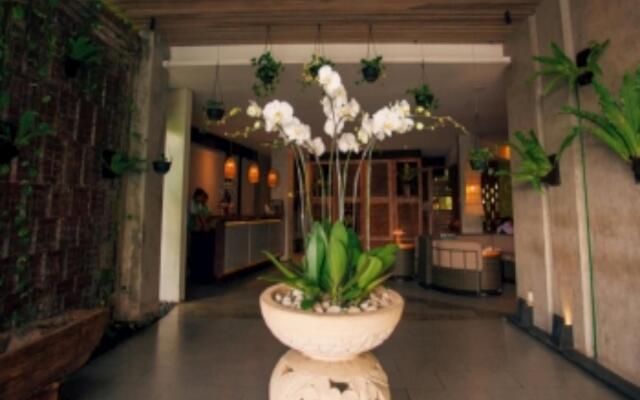 Grandmas Plus Hotel Airport