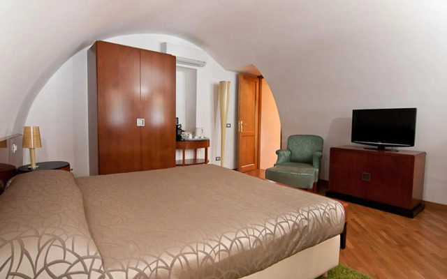 St. Peter' Six Rooms & Suites