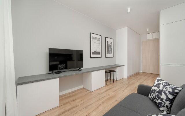Elegant Studio Free Garage by Renters