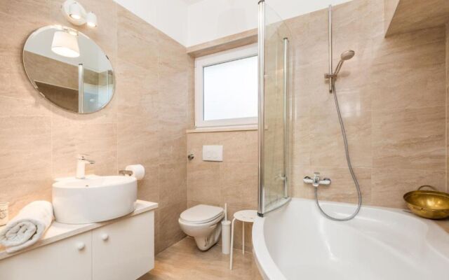 Pool & Wellness Vila Lovran