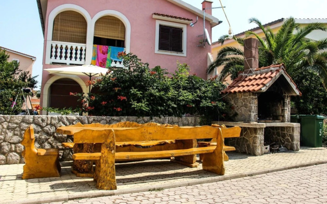 Apartments Dernaj