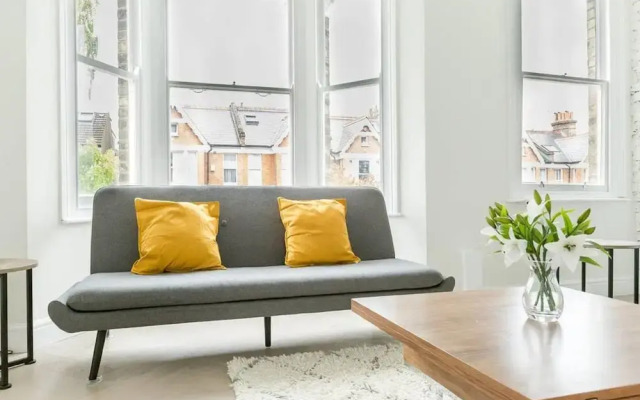 Spacious 3BR South London Apartment