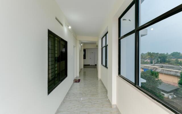 SilverKey Executive Stays 65165 Athani Residency