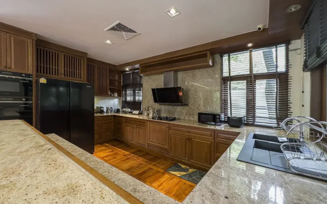 Executive 4 Bed Pool Villa - VTM