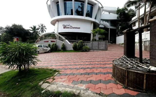 Hotel White Dammar