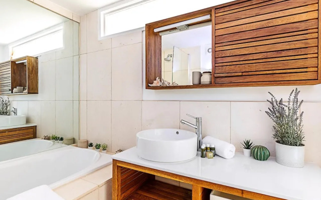Bright Flat For 2 in Dartmouth Park