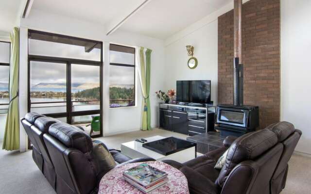 Earnslaw Villa with Lake View
