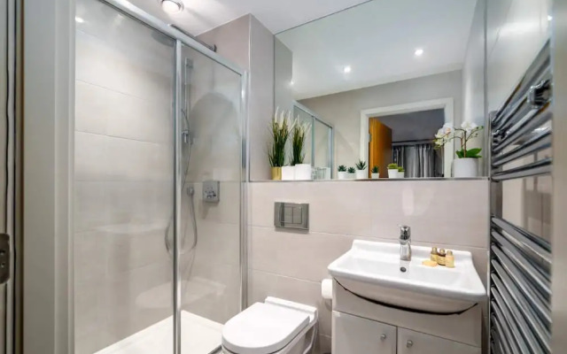 Guestready - Gorgeous 2BR Home With Balcony in Queensbury