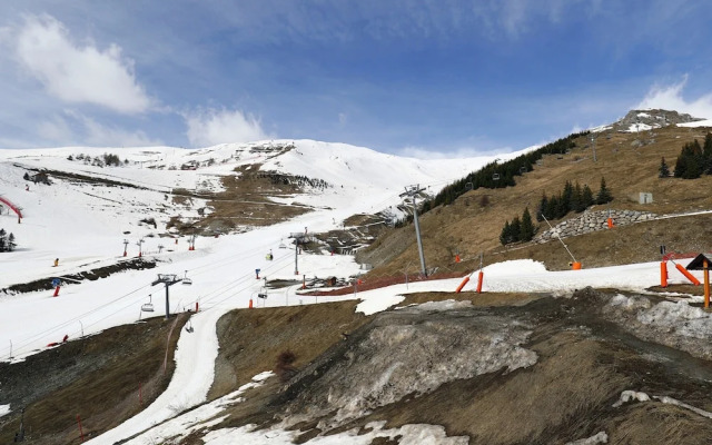 Apartment in French Alps With Pool & Ski Access