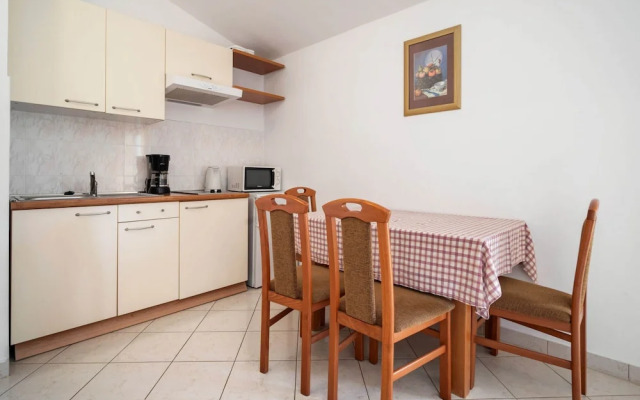 Beguiling Apartment in Banjole near Renato Boat Excursions