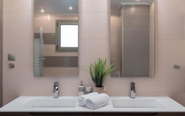 ''Aeolos'' Luxury Villa