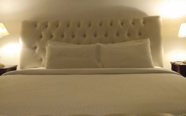 SM service suite Times Square