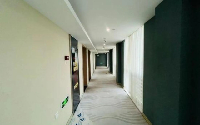 Heng 8 Hotel Chain (Jiaxing Youchegang Swan Lake)