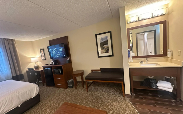Wingate by Wyndham Pittsburgh/West Mifflin