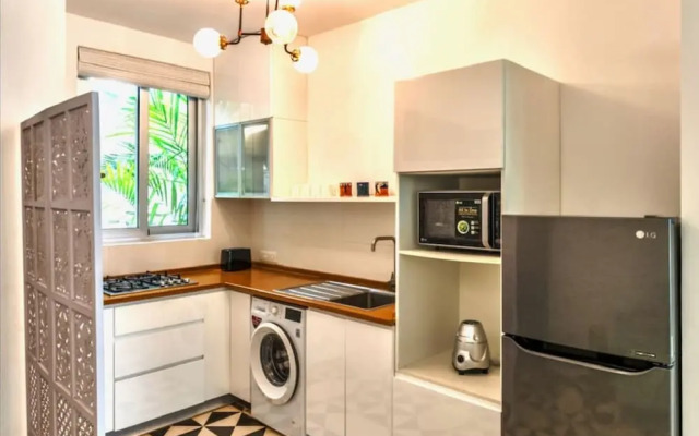 Modern Tropical 2bhk Near Beach Pool Garden