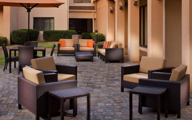 Courtyard by Marriott Memphis Airport