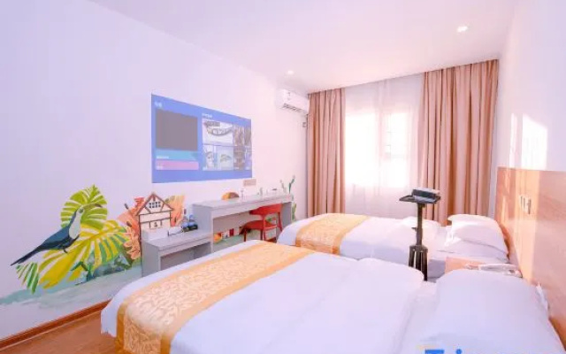 Dragon Star Hotel (Jincheng Central Pedestrian Street Store)