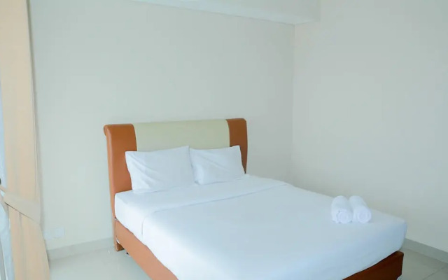 Simply Studio Room Atria Residence Apartment near Summarecon Mall By Travelio