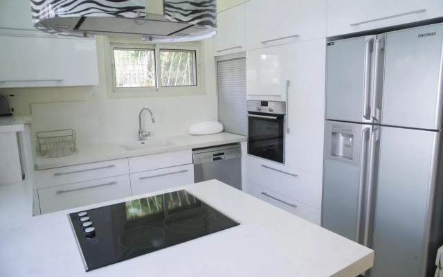 Dizengoff - Lovely family apartment 3 rooms.