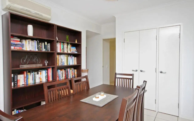 Unit 2 'Sea Breeze Villas', Coolum Beach