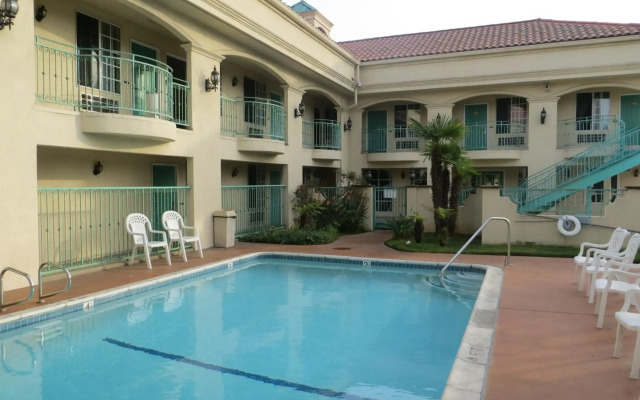 LYFE INN & SUITES by AGA - LAX Airport
