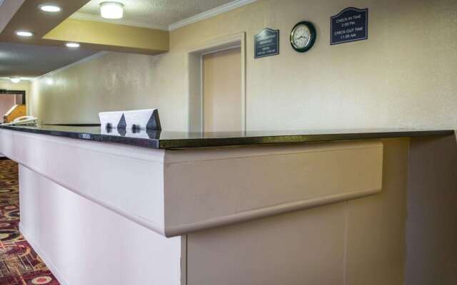 Rodeway Inn & Suites Plymouth Hwy 64